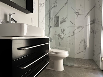 Modern marble guest bathroom