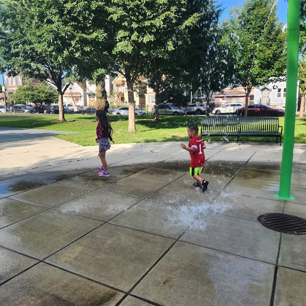 Cornell Square Park Pool (Outdoor) in Chicago, Illinois