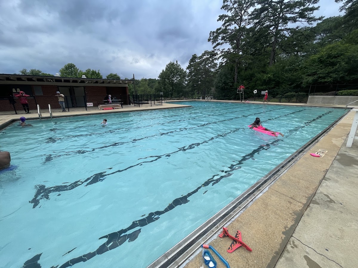 Crestwood Swimming Pool