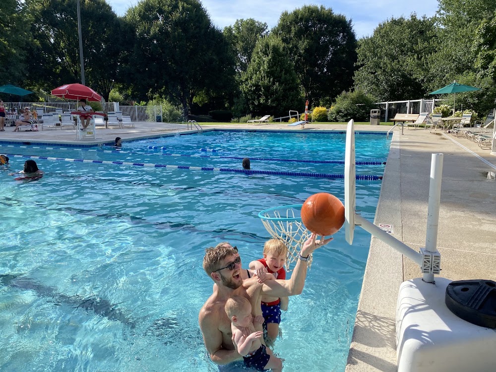 Davis Lake Pool in Charlotte, North Carolina