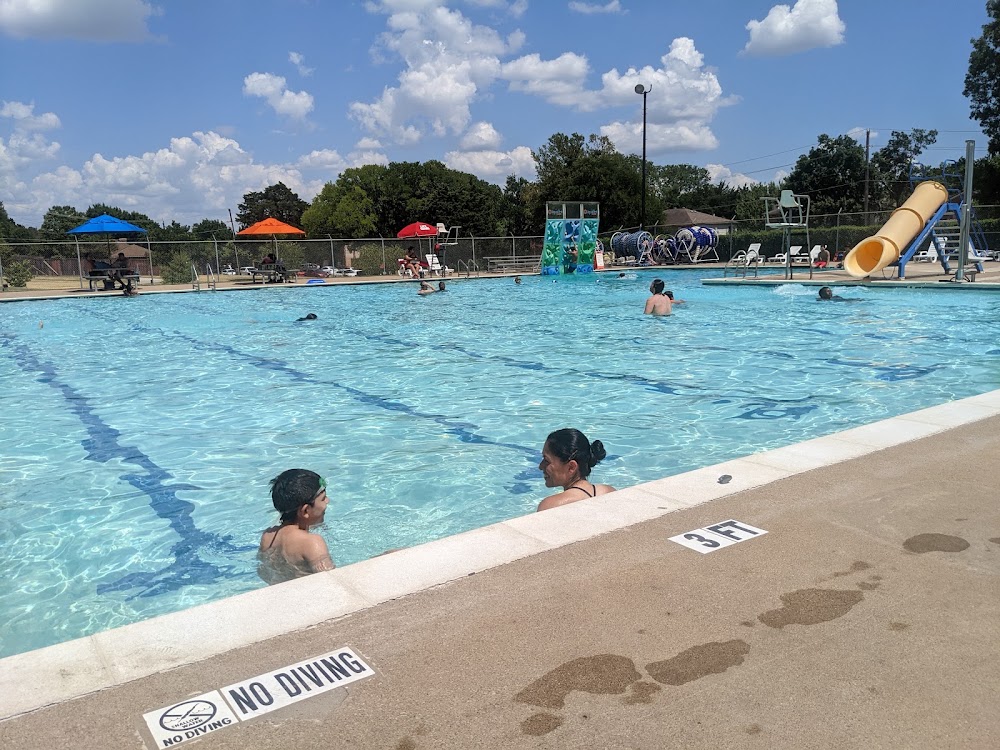 Everglade Swimming Pool in Dallas, Texas