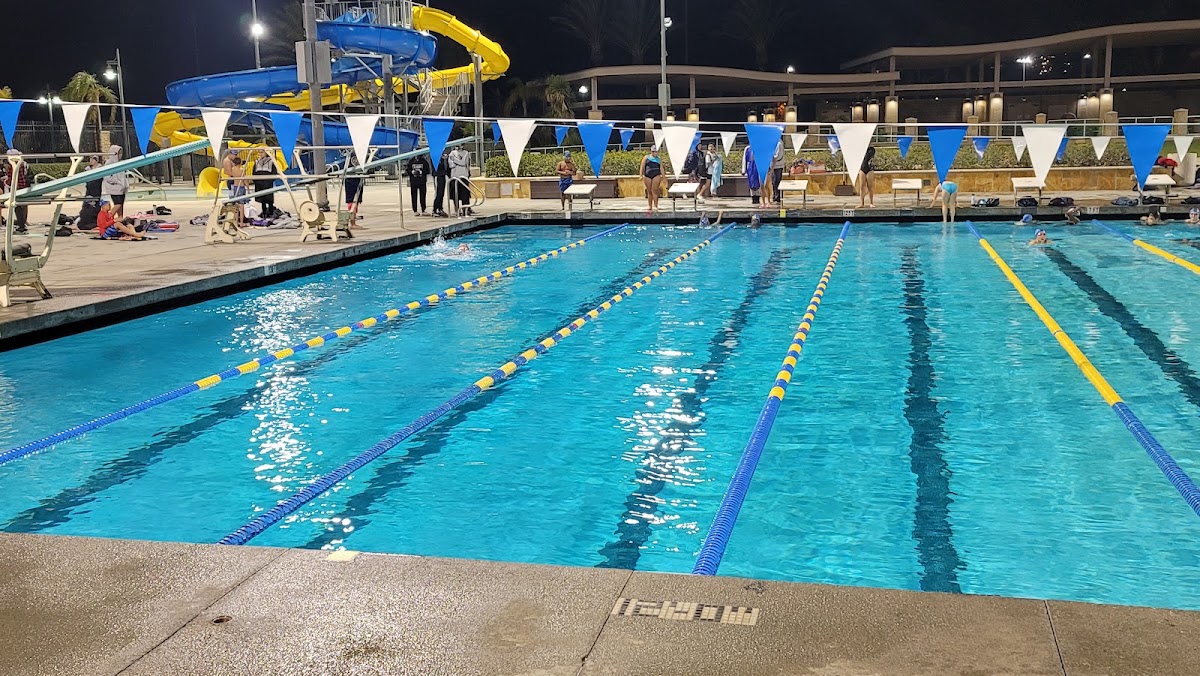 Fontana Park Aquatic Center in Fontana, California