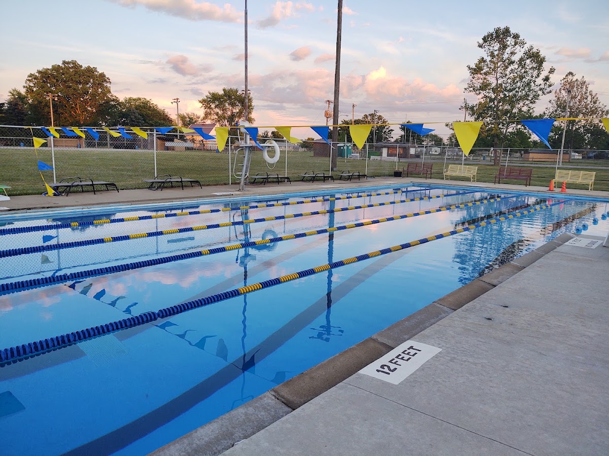 Grand Rapids Area Swimming Pool