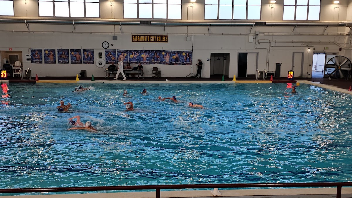 Hoos Swimming Pool