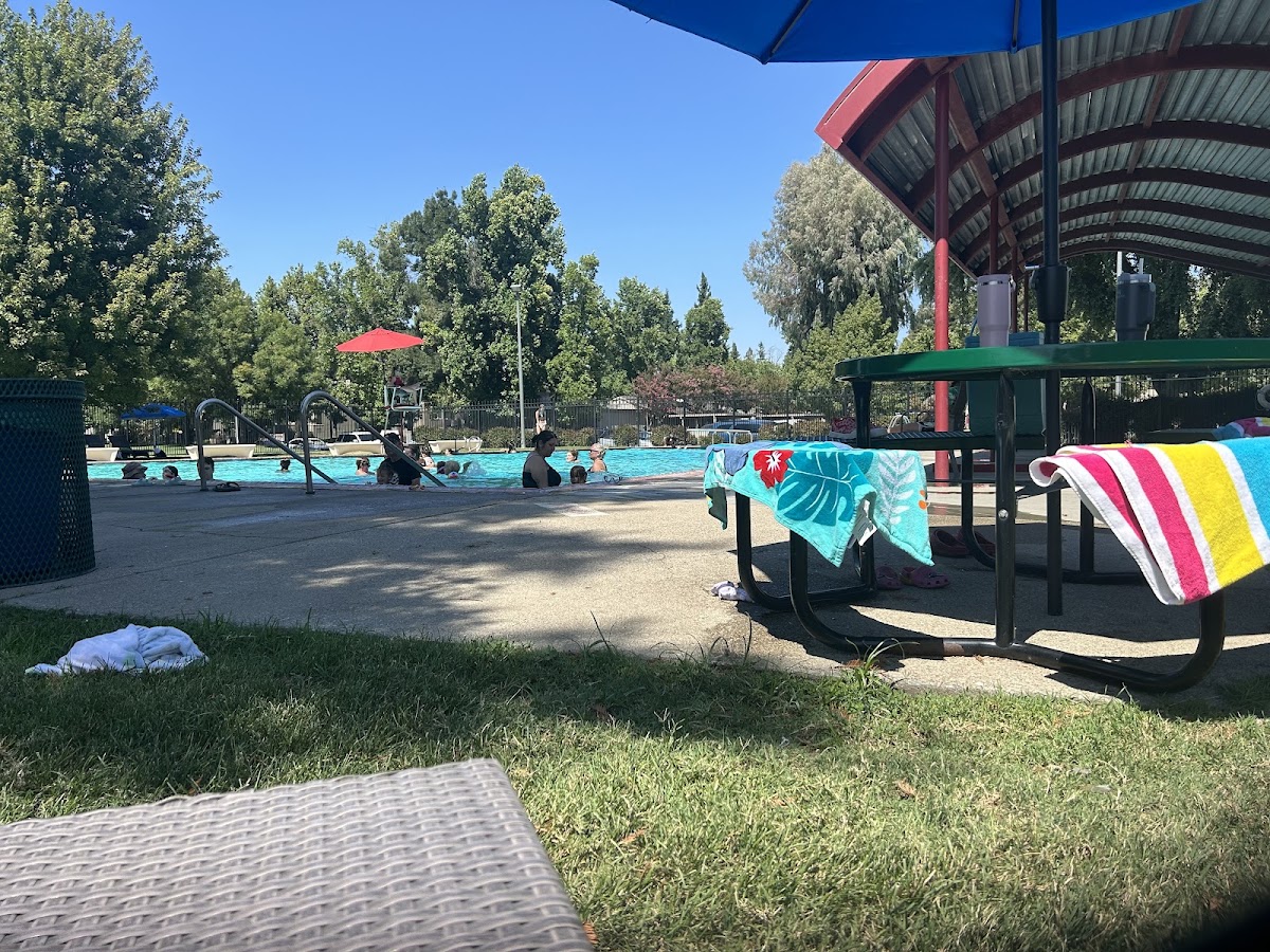 Lincoln Village West Pool