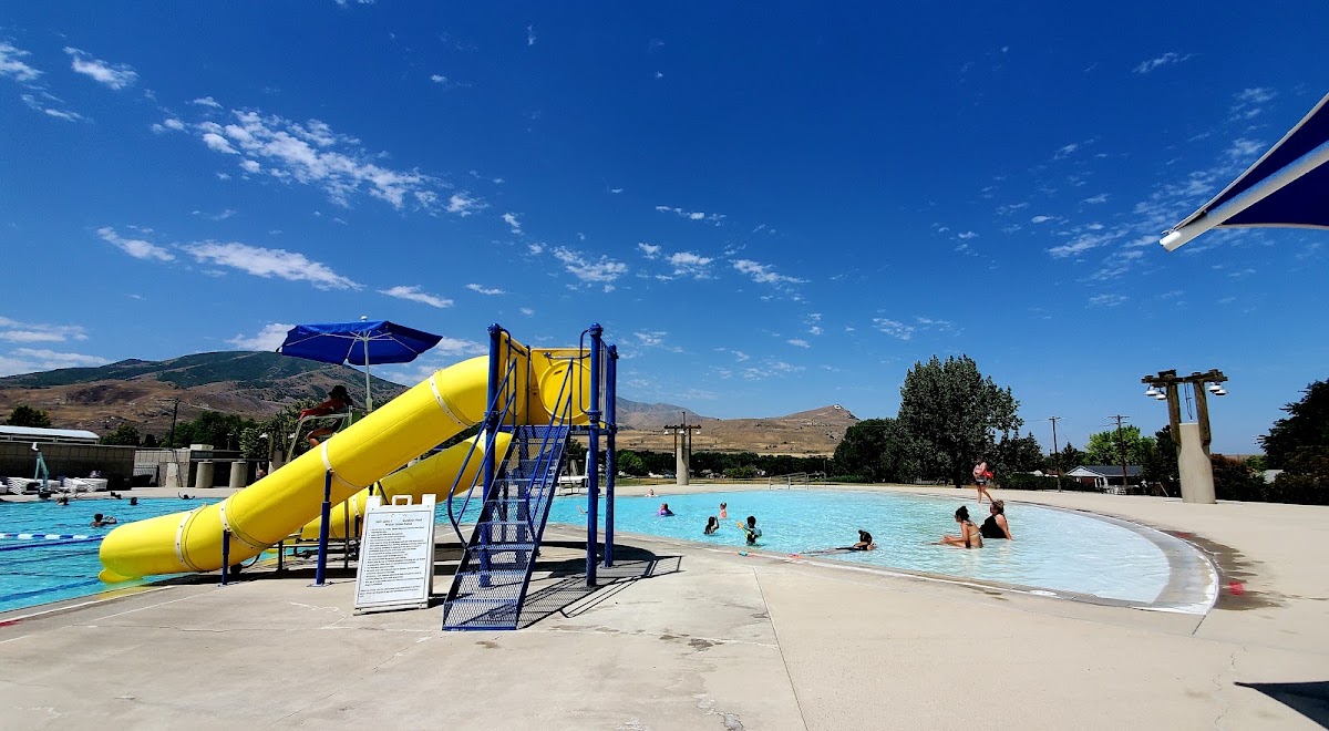 Magna Outdoor Pool