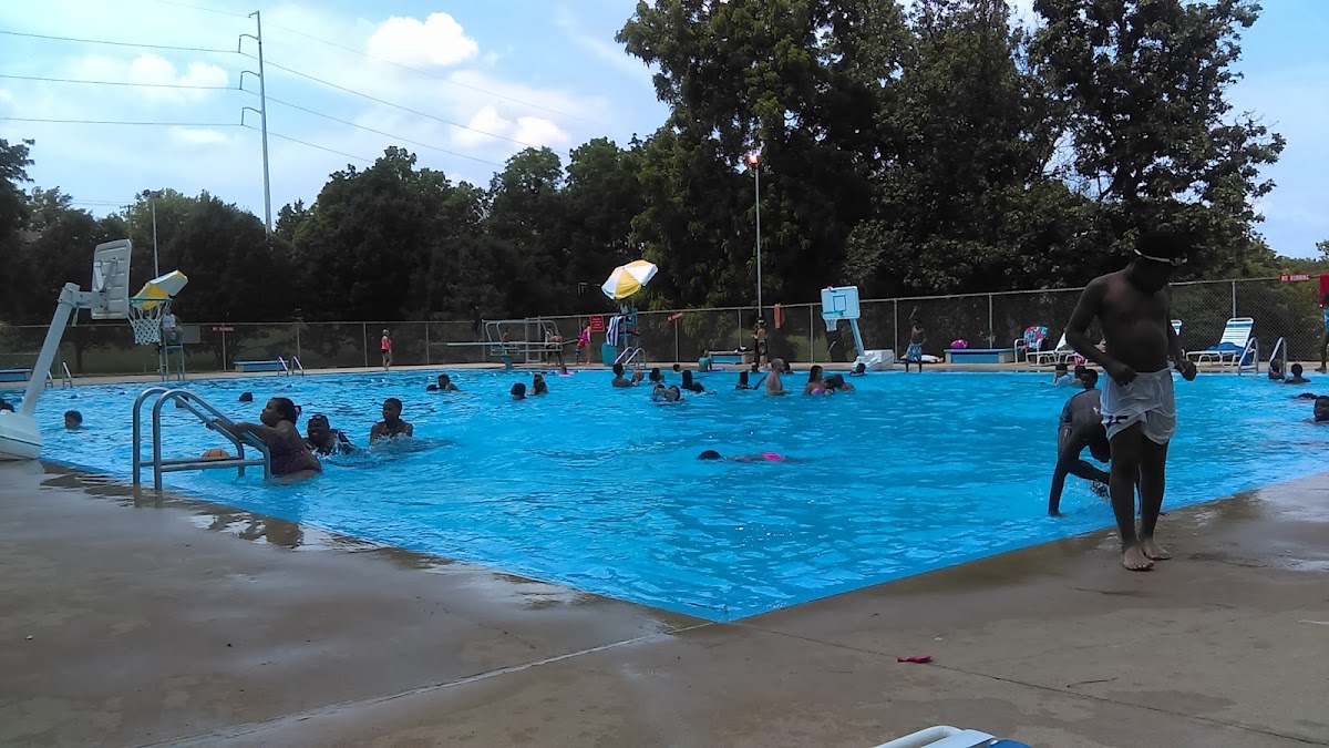 Parkwood Swimming Pool