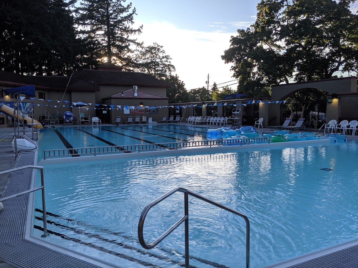 Peninsula Pool (seasonal)