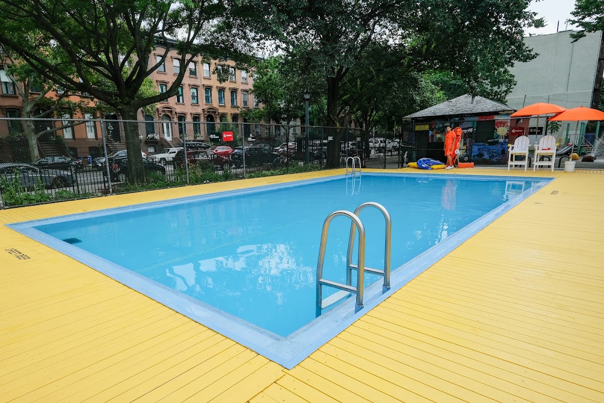 PS 20 Playground Mini Pool