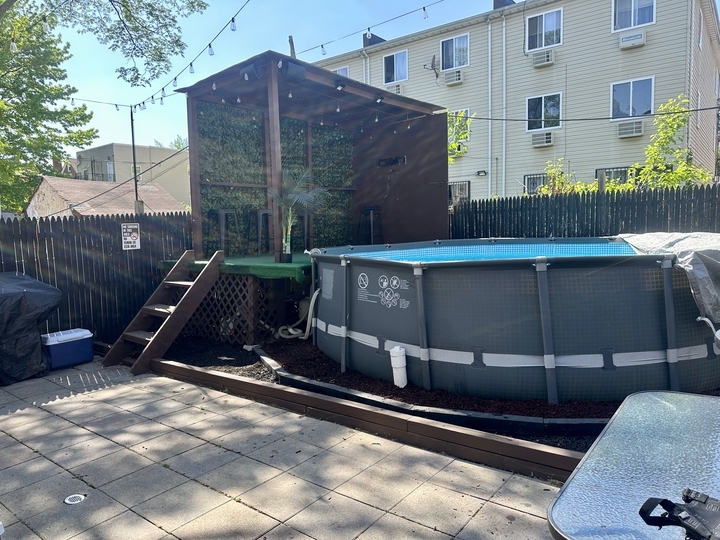 Salpike Backyard & Pool