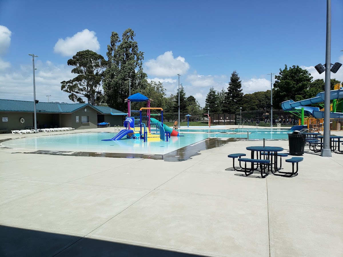 San Leandro Family Aquatic Center