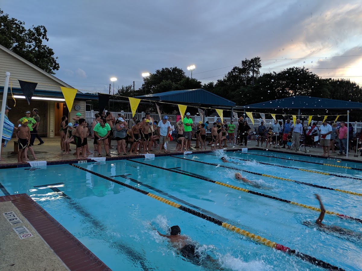 Settlers Park Community Pool