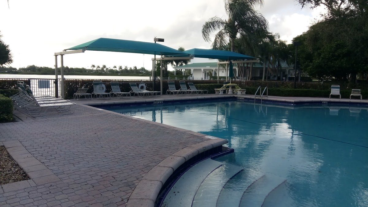 SilverLakes Community Pool