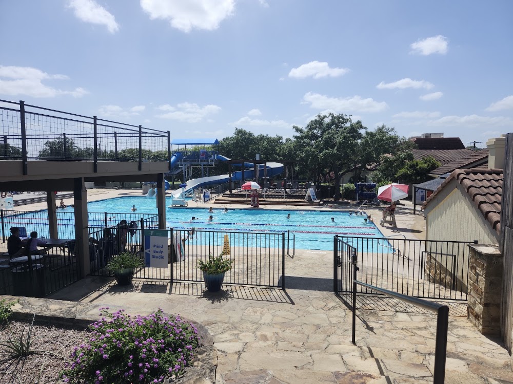 Thousand Oaks Family YMCA Swimming