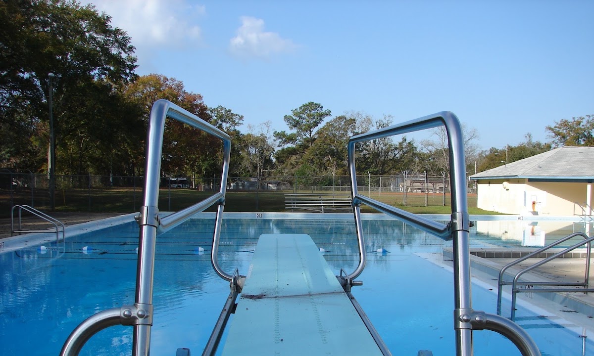 Walker Ford Pool